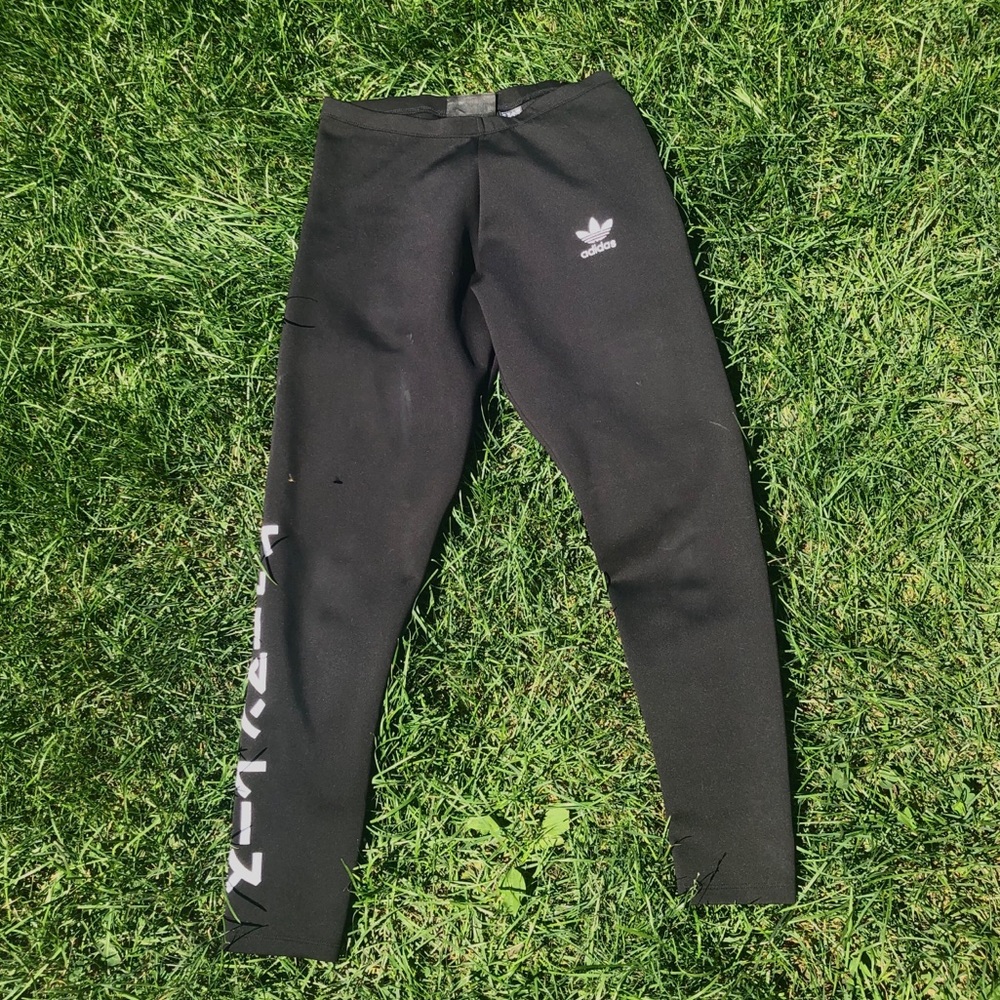 black adidas leggings 👣